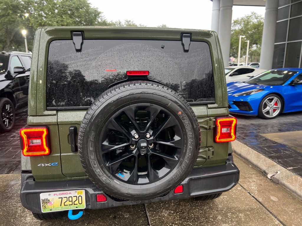 Used 2023 Jeep Wrangler Unlimited Sahara w/ Cold Weather Group AWD/4WD image 5