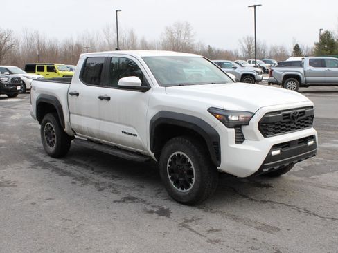 New 2026 Toyota Tacoma TRD Off-Road AWD/4WD image 3