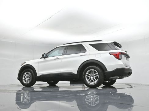 New 2026 Ford Explorer Active RWD image 50