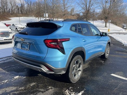 Certified 2026 Chevrolet Trax LT image 3