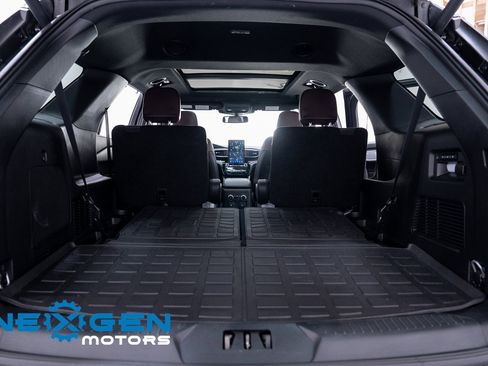 Used 2023 Ford Explorer Platinum w/ Technology Package image 44