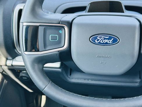 Used 2025 Ford Expedition Active AWD/4WD image 22