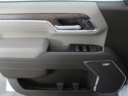 New 2026 GMC Sierra 1500 SLT image 14