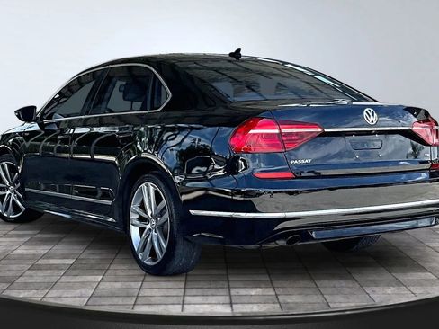Used 2017 Volkswagen Passat 1.8T R-Line FWD image 4