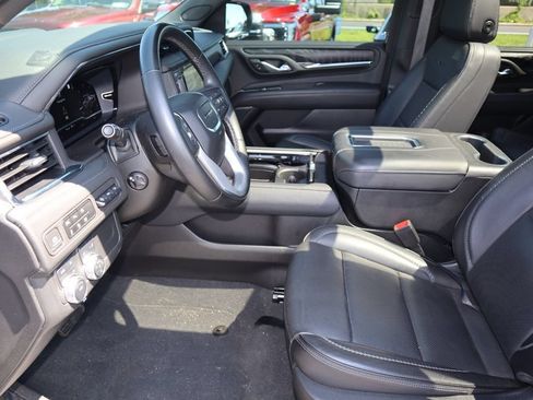 Used 2023 GMC Yukon XL Denali AWD/4WD image 17