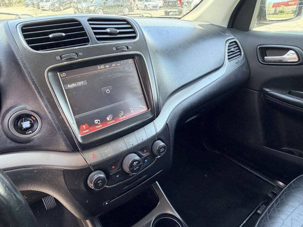 Used 2019 Dodge Journey Crossroad FWD image 14