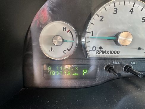 Used 2003 Ford Thunderbird image 18