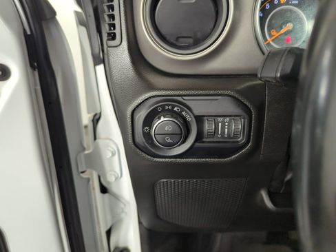 Used 2022 Jeep Gladiator Willys image 20