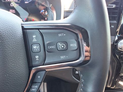 Used 2024 RAM 2500 Limited AWD/4WD image 28