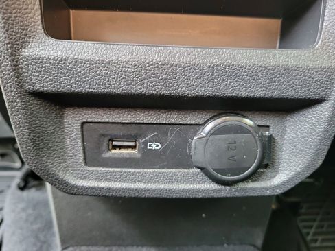 Used 2020 Volkswagen Tiguan SE image 14