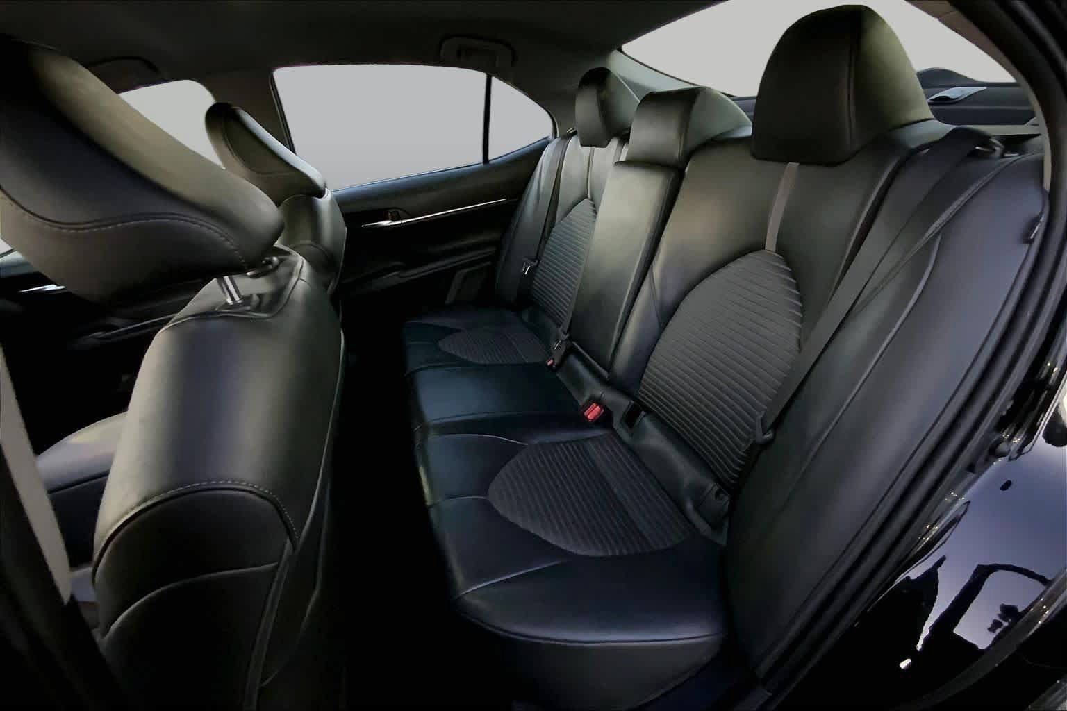Used 2021 Toyota Camry SE FWD image 17