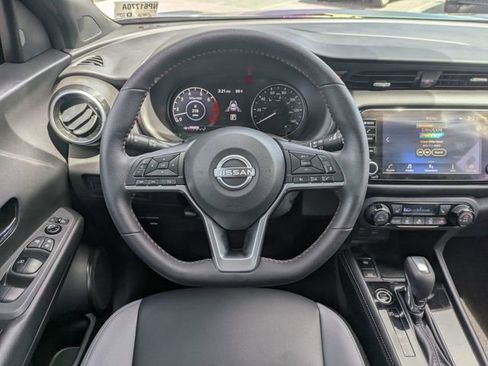 Used 2023 Nissan Kicks SR w/ SR Premium Package FWD image 31