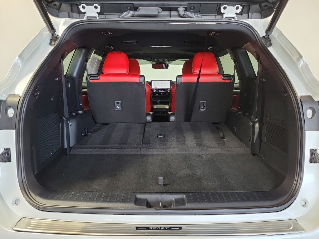Used 2023 Toyota Highlander XSE FWD image 27