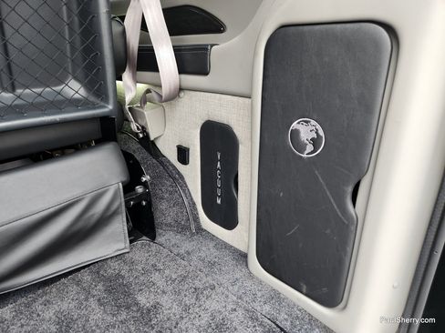 Used 2023 Chevrolet Express 2500 image 26