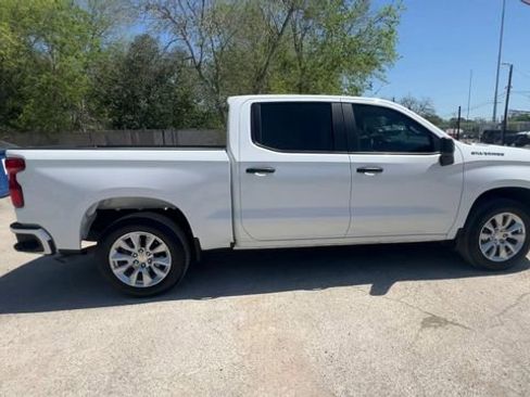 Certified 2025 Chevrolet Silverado 1500 Custom image 9