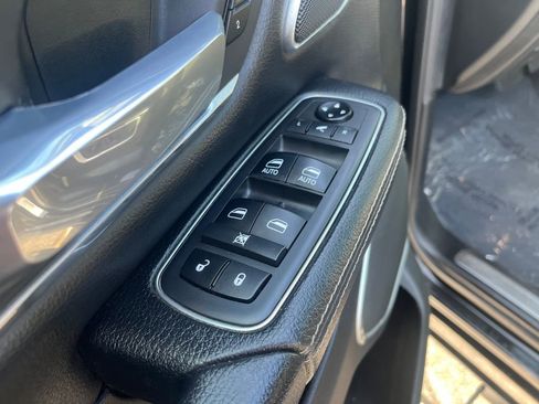 Used 2019 RAM 1500 Laramie AWD/4WD image 22