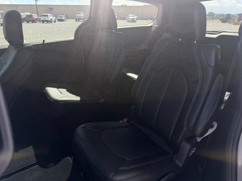 New 2027 Chrysler Pacifica Select FWD image 26