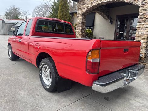Used 1997 Toyota Tacoma 2WD Xtracab image 3