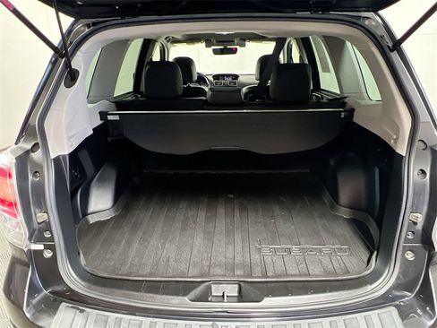Used 2018 Subaru Forester 2.5i Touring w/ Popular Package #3B image 23