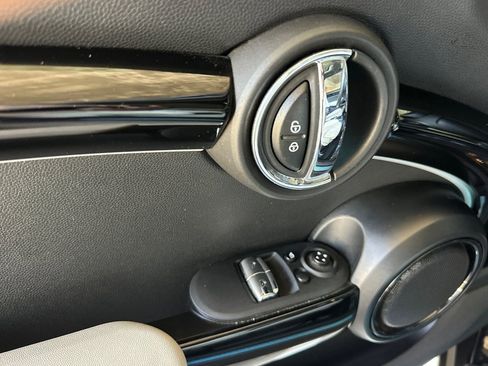 Used 2022 MINI Cooper SE FWD image 11