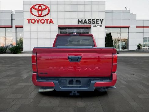 Used 2024 Toyota Tacoma TRD Sport AWD/4WD image 4