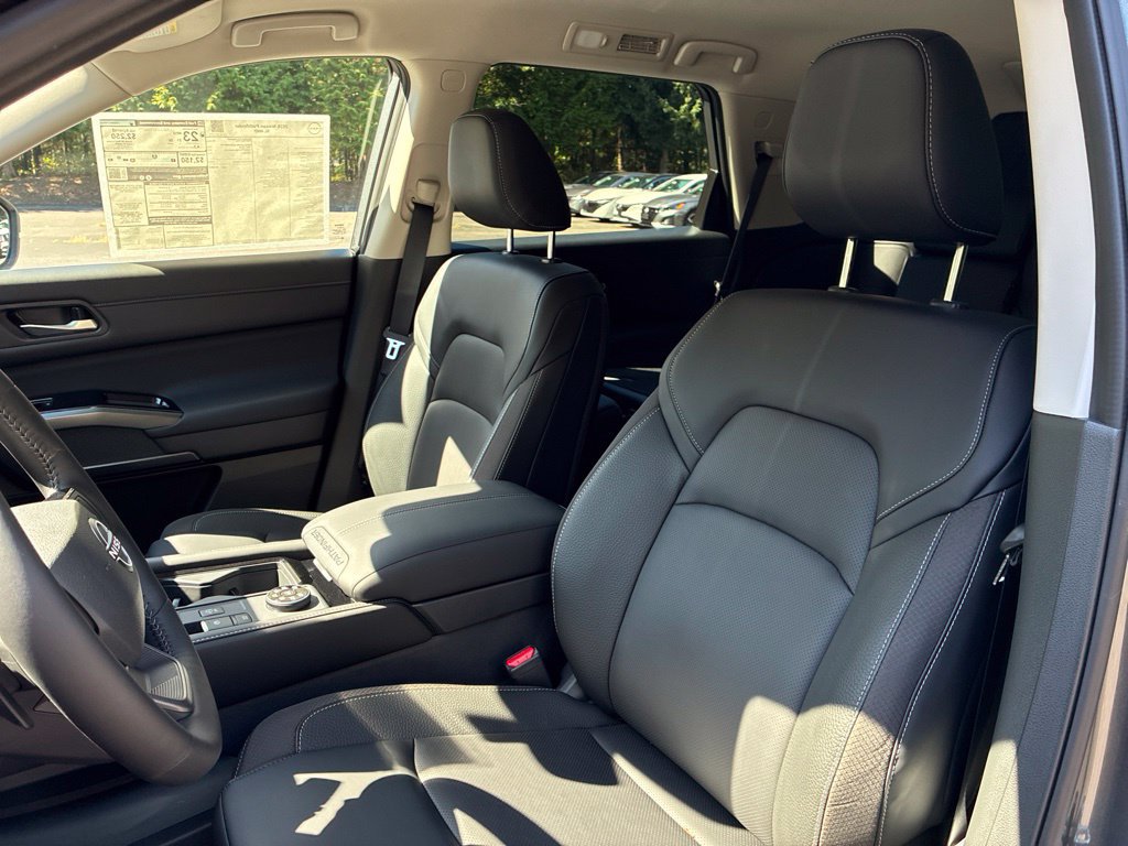 New 2026 Nissan Pathfinder SL AWD/4WD image 17