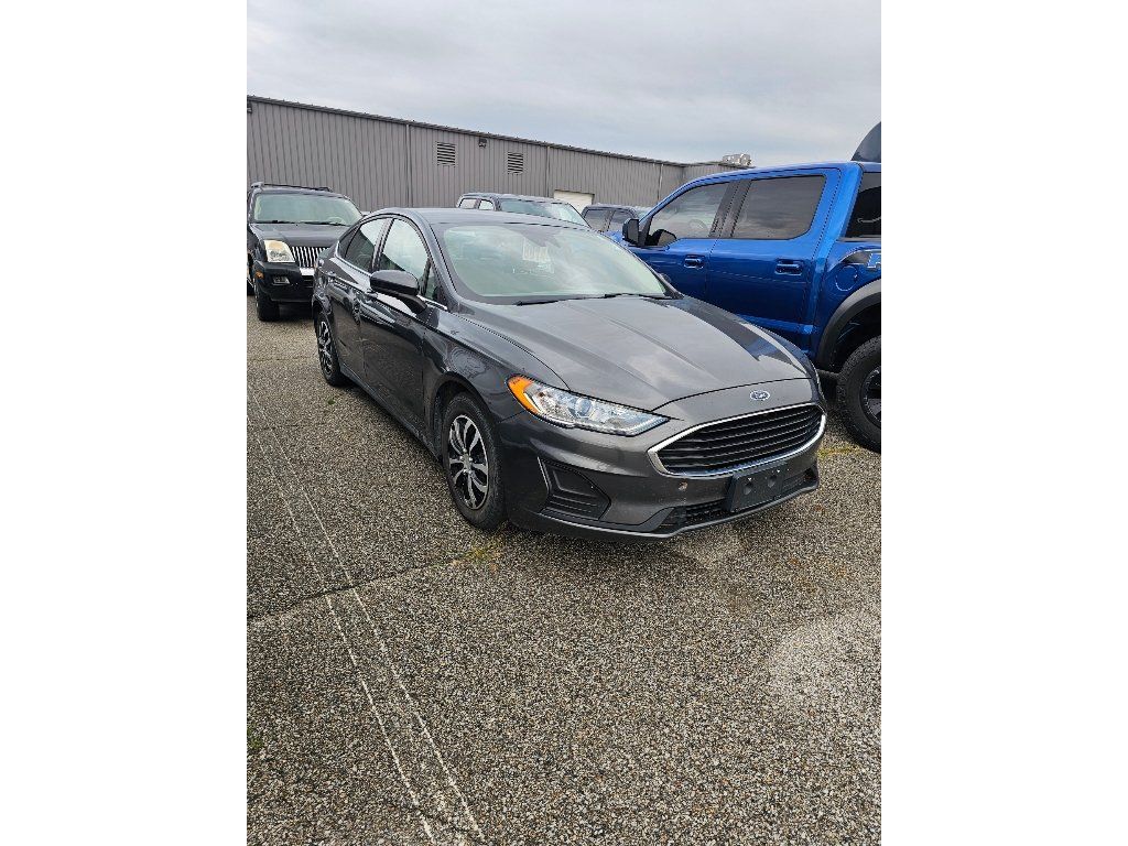 Used 2020 Ford Fusion S FWD image 2