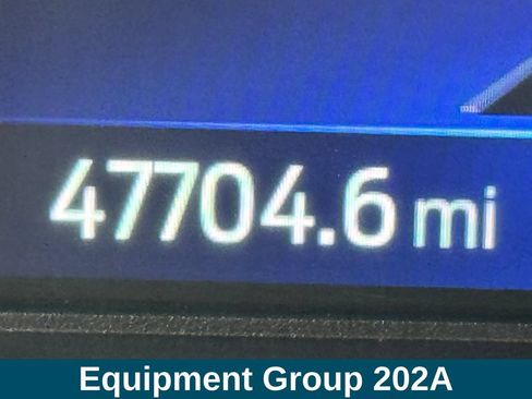 Used 2022 Ford Explorer XLT w/ Equipment Group 202A AWD/4WD image 6