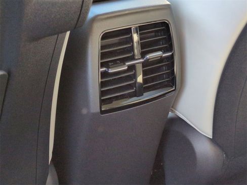 Certified 2025 Kia Niro EX image 20