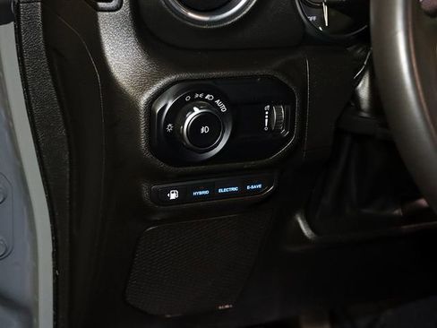 Used 2023 Jeep Wrangler Unlimited Sahara AWD/4WD image 28