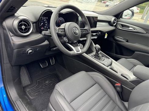 New 2025 Alfa Romeo Tonale w/ Premium Package image 13