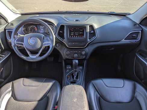 Used 2019 Jeep Cherokee Latitude Plus w/ Comfort/Convenience Group image 24