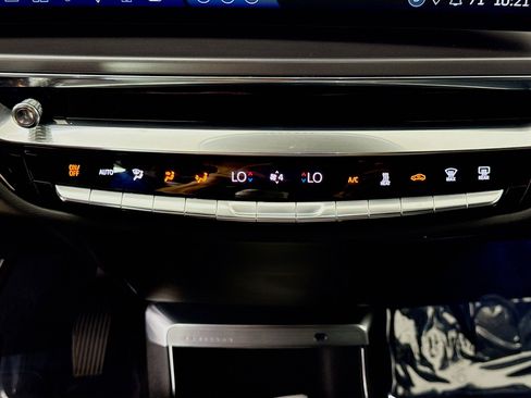 Used 2024 Cadillac Lyriq Tech AWD/4WD image 18