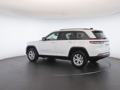 Used 2023 Jeep Grand Cherokee Limited image 19