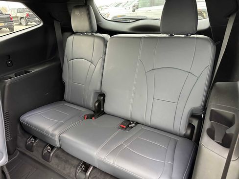 Used 2022 Buick Enclave Premium image 16