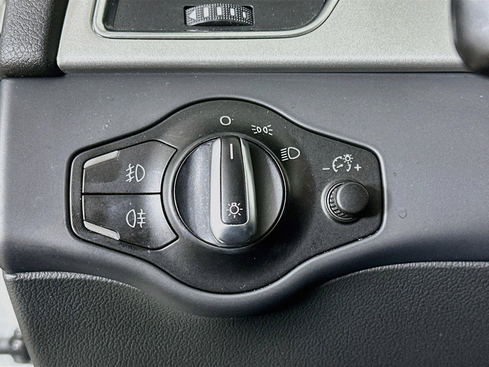 Used 2011 Audi A4 2.0T Premium FWD image 17