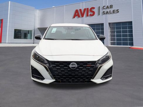 Used 2025 Nissan Altima 2.5 SR image 10