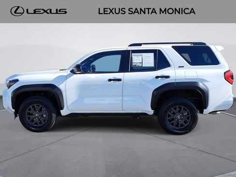 Used 2025 Toyota 4Runner SR5 AWD/4WD image 8