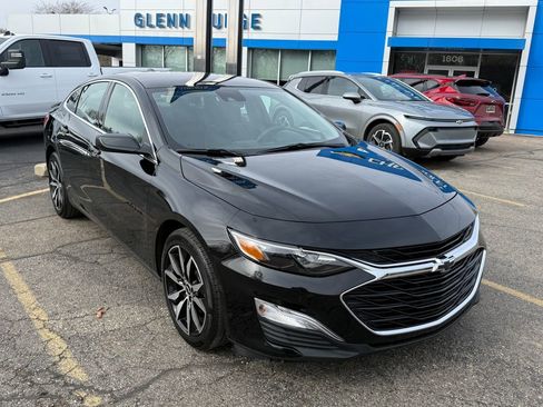 Certified 2024 Chevrolet Malibu RS w/ LPO, Floor Liner Package image 8