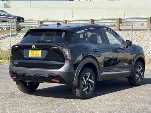 New 2026 Nissan Kicks SV image 4