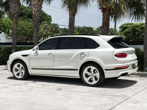 Used 2023 Bentley Bentayga Extended Wheelbase AWD/4WD image 4
