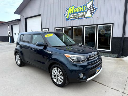 Used 2017 Kia Soul + image 1