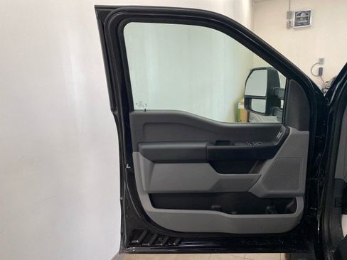 New 2025 Ford F550 4x4 Regular Cab Super Duty image 12