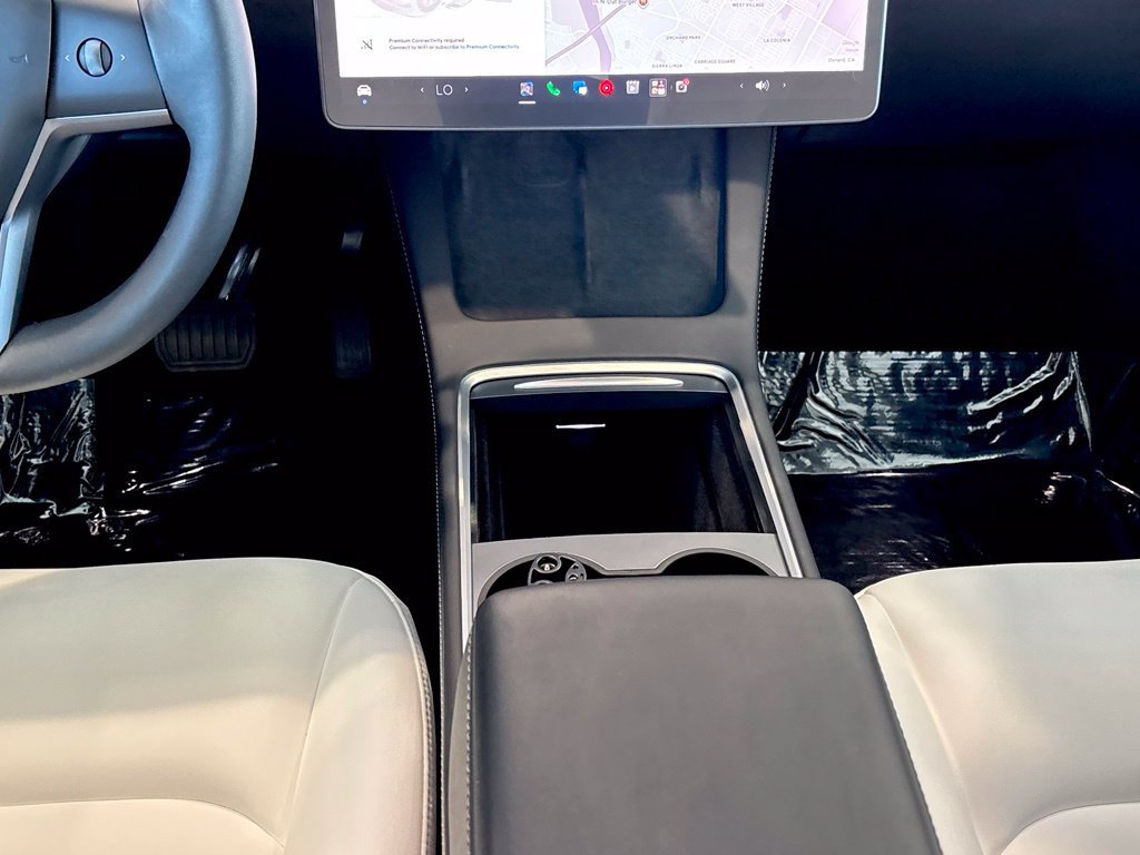 Used 2025 Tesla Model Y Long Range AWD/4WD image 33