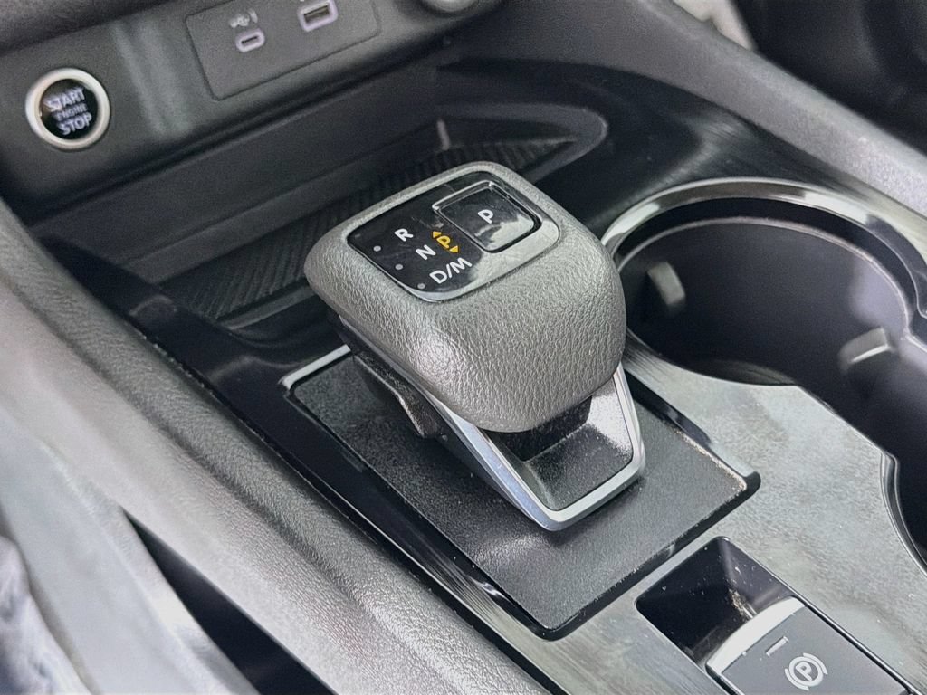 Used 2023 Nissan Rogue S AWD/4WD image 16