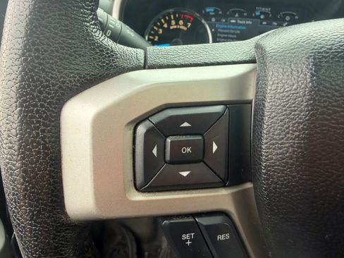 Used 2016 Ford F150 Lariat w/ Equipment Group 502A Luxury AWD/4WD image 13