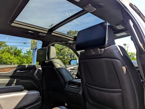 Used 2022 Cadillac Escalade ESV Sport Platinum image 51