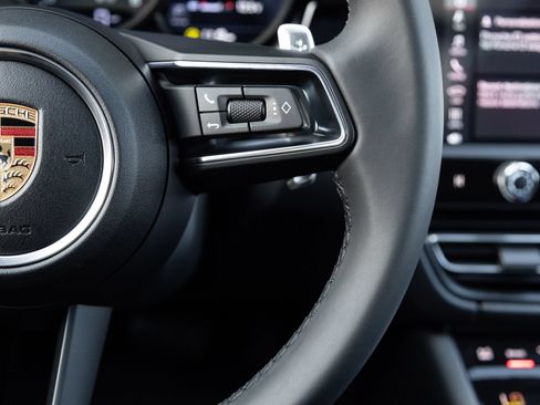 Certified 2026 Porsche Macan AWD/4WD image 16