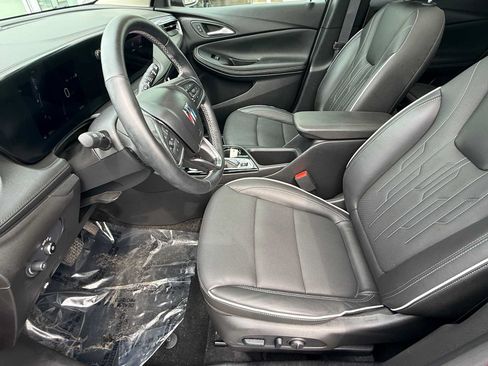 Used 2025 Buick Encore GX Avenir w/ Avenir Convenience Package AWD/4WD image 18