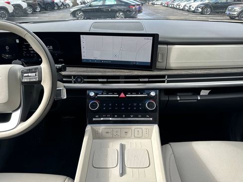 Used 2024 Hyundai Santa Fe Calligraphy image 12